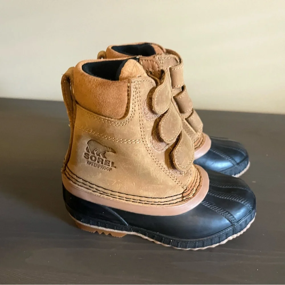 Sorel little Kids Cheyanne II Strap Boots NEW
